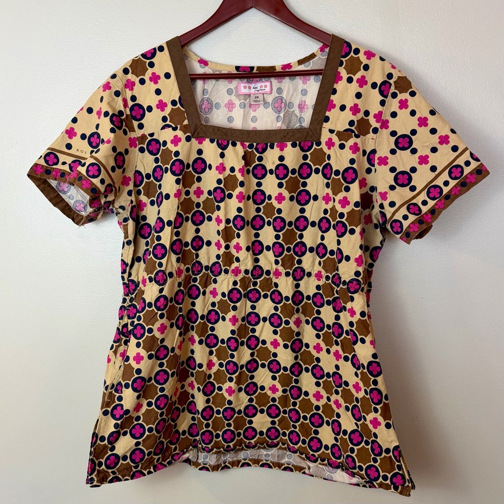 Koi 2X Fits L/XL Medical Scrub Top Nurse Uniform Pink Brown Geo Floral